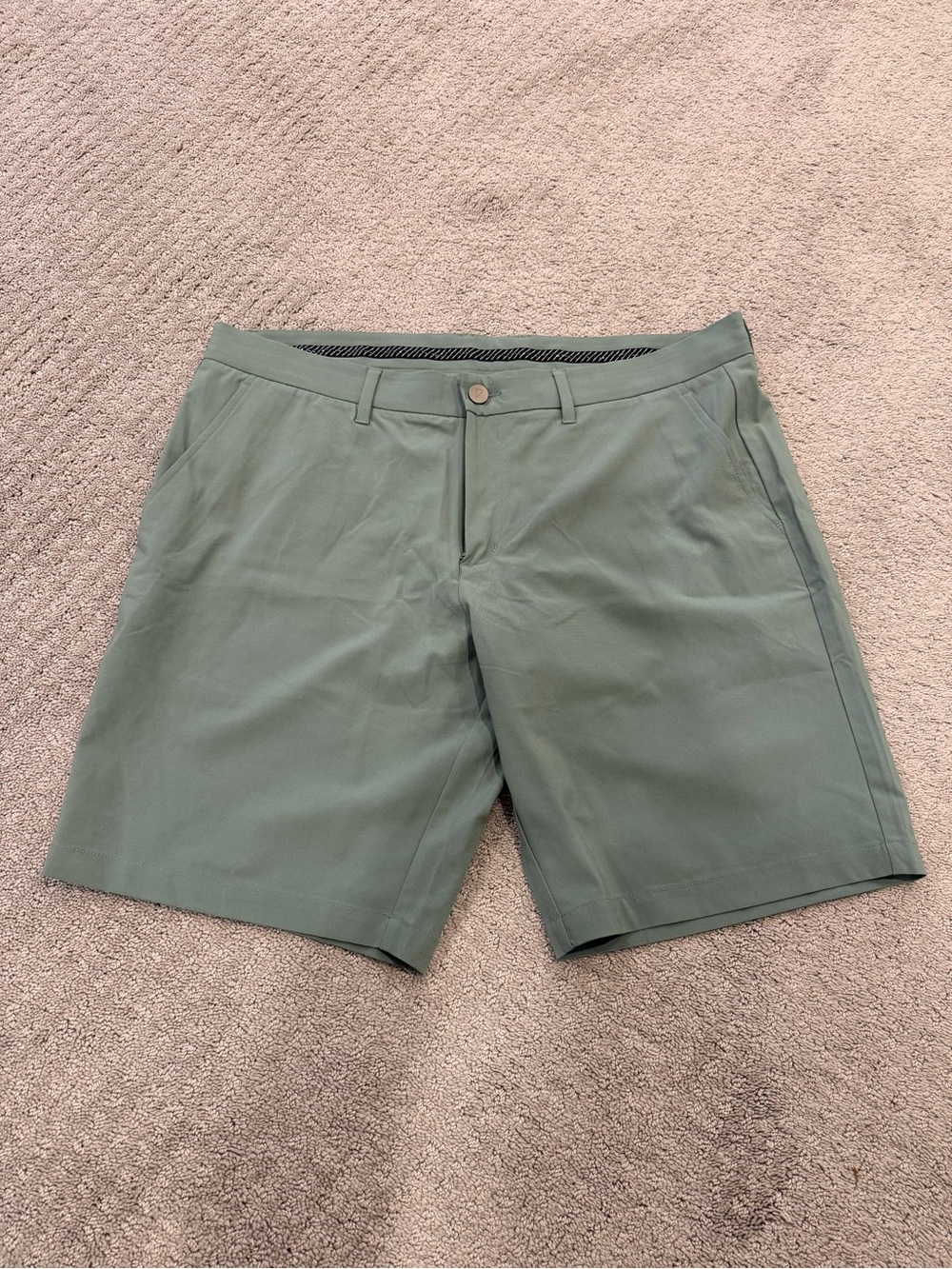 Primo Men's Golf Shorts in Sage Green